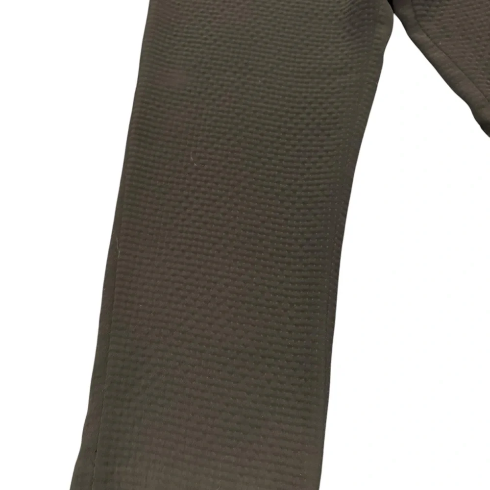 De Taille flat front pique trousers in brown. Size L. EUC